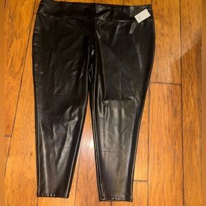 Daily Threads faux leather pull on leggings Women's Black Skinny Pants 3X NWT